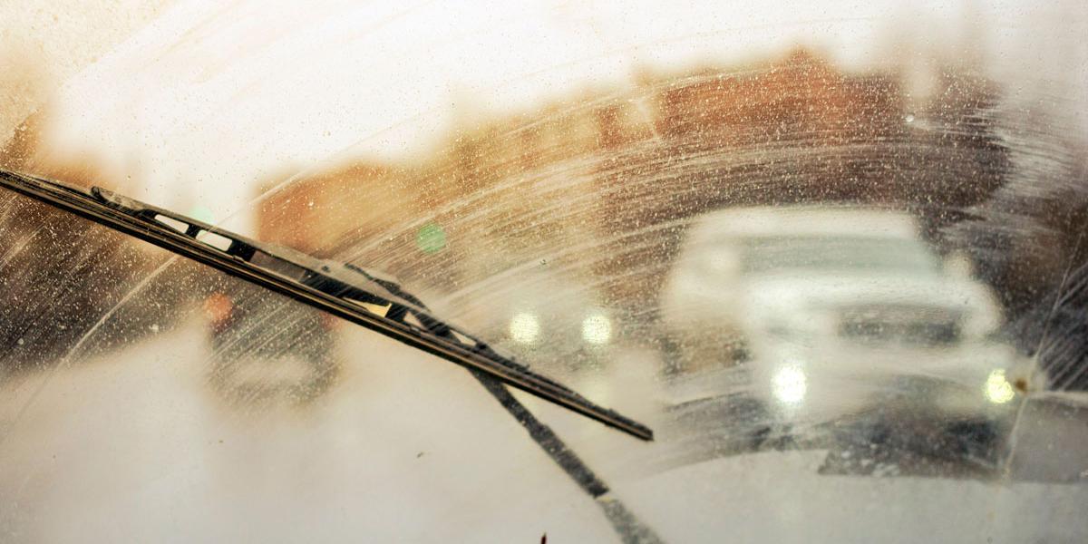 Worn out windscreen wiper blades