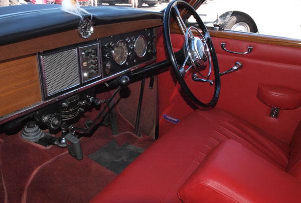 Rover 90 P4 opulent with leather upholstery Interior Picture courtesy of Charles01